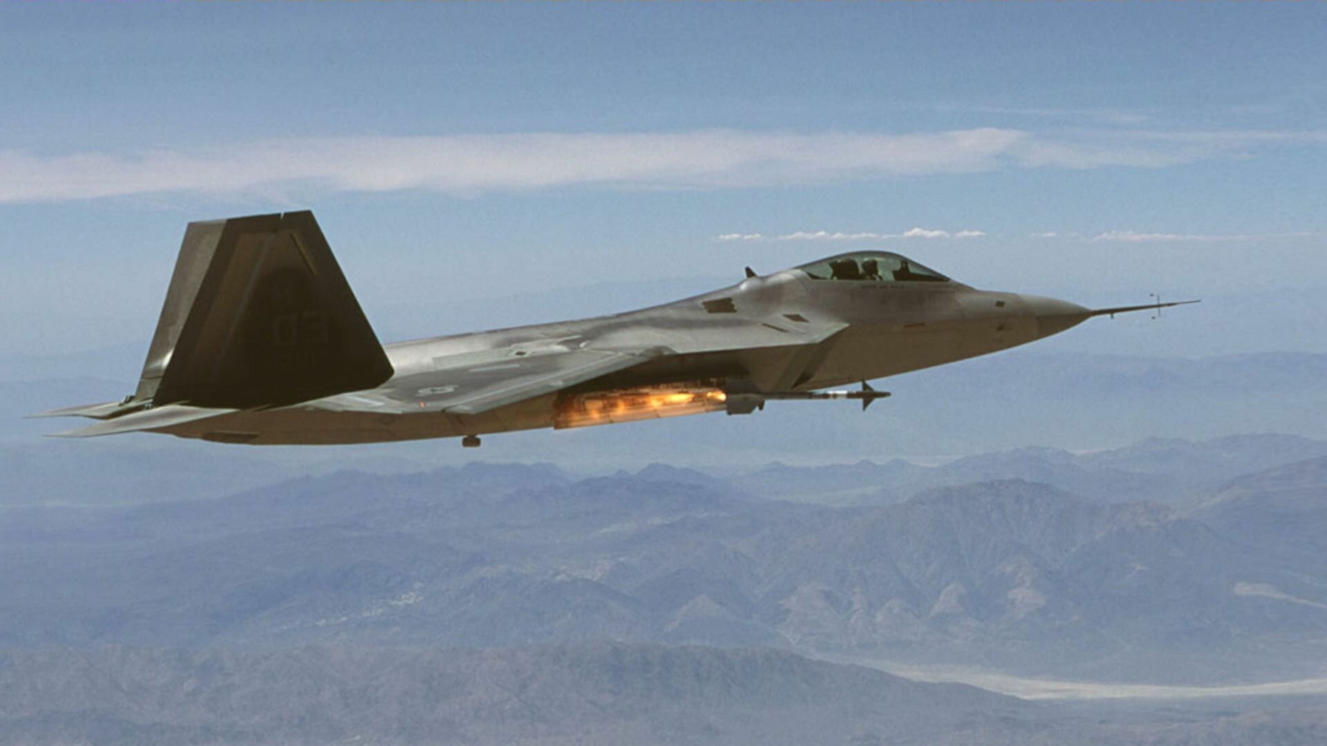 F-22 fires