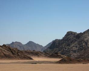 desktop-wallpaper: arabic desert